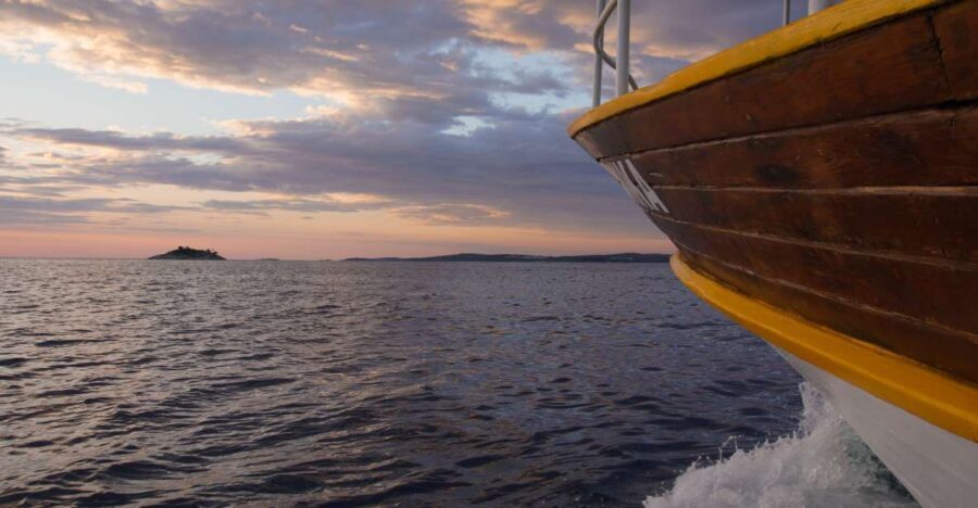 Rovinj: Sunset Boat Trip with Dolphin Watching - Rovinj Island and the Surrounding Islands: The Views You Actually Remember
