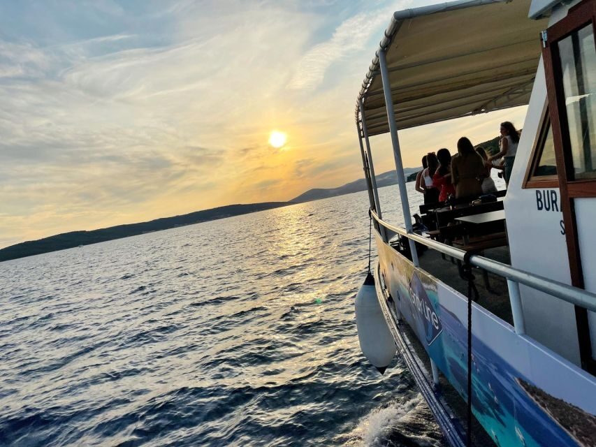 Split: 1.5-Hour Riviera Boat Cruise with a Free Drink - What the champagne inclusion gets you (and what it doesn’t)