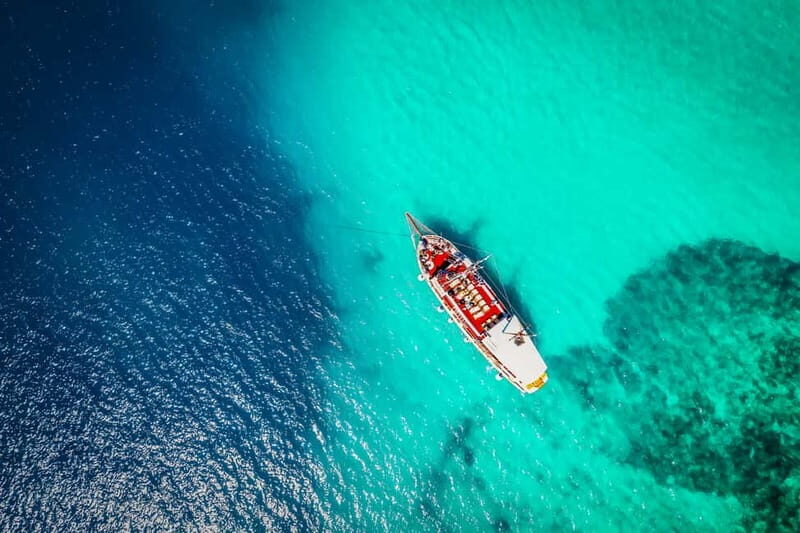 Split: 3 Island & Blue Lagoon Cruise with Lunch & Drinks - Breakfast, then the bar: why the day stays easy