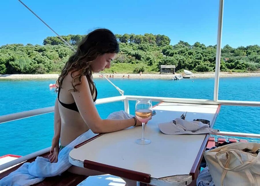 Split: 3 Island & Blue Lagoon Cruise with Lunch & Drinks - Snorkeling gear and floating mattresses: what matters in practice
