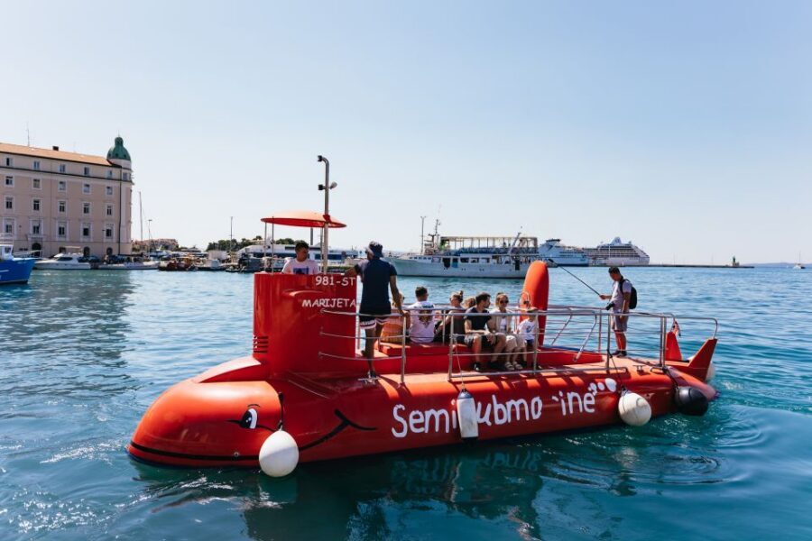Split: 45-minute Semi-Submarine Trip - Day versus night: how the experience changes at 7pm and after
