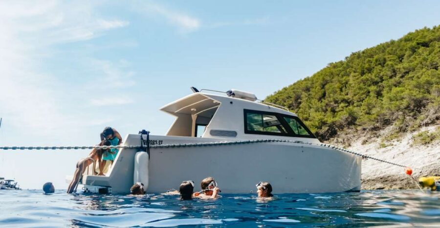 Split: Blue Cave, Vis & Hvar Full-Day Trip by Speedboat - Stiniva Cove: The Cliff-Framed Swimming and Photo Hit
