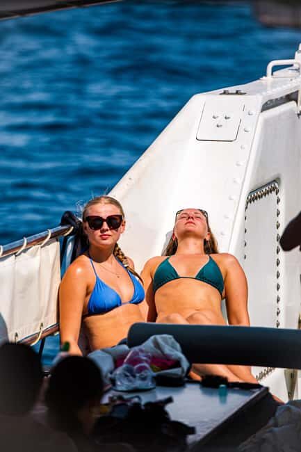Split: Blue Lagoon, 3-Island Boat Tour & Mediterranean Lunch - Čiovo stop: lunch with sea views and a first swim block