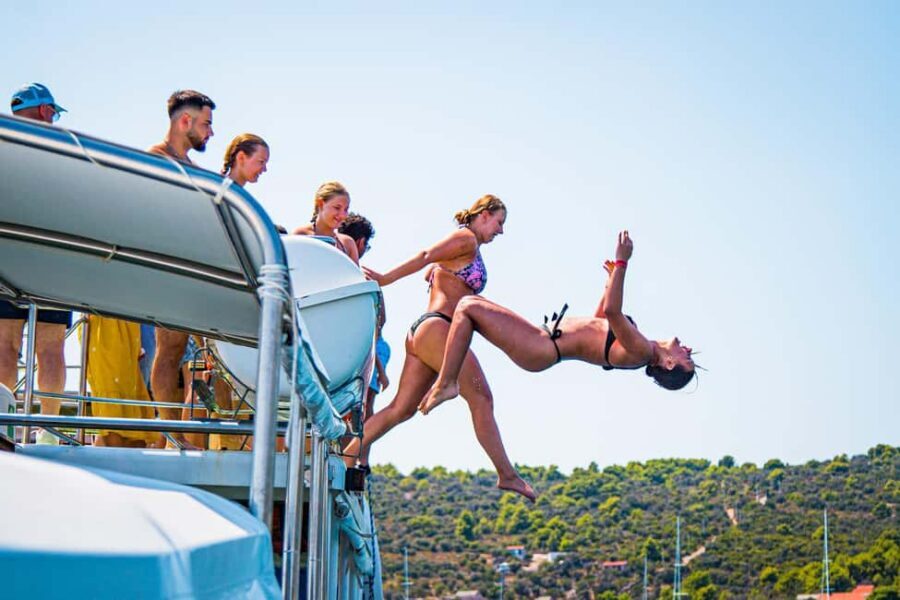 Split: Blue Lagoon, 3-Island Boat Tour & Mediterranean Lunch - Blue Lagoon (Krknjaši): the swim-and-snorkel highlight