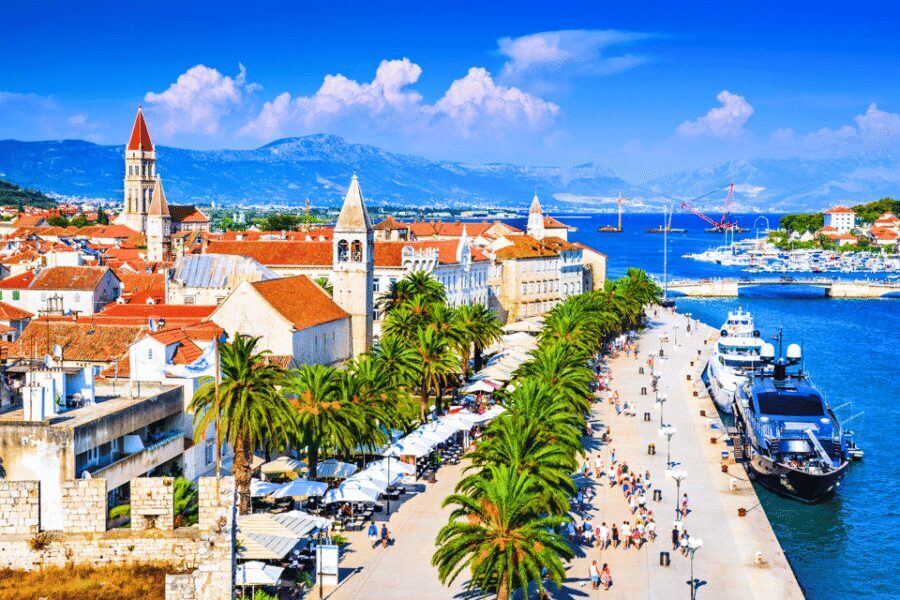 Split: Blue Lagoon & 3 Islands Speedboat Tour - Small group - The 3-Island Part: Šolta vs. Labadusa and How the Mood Changes