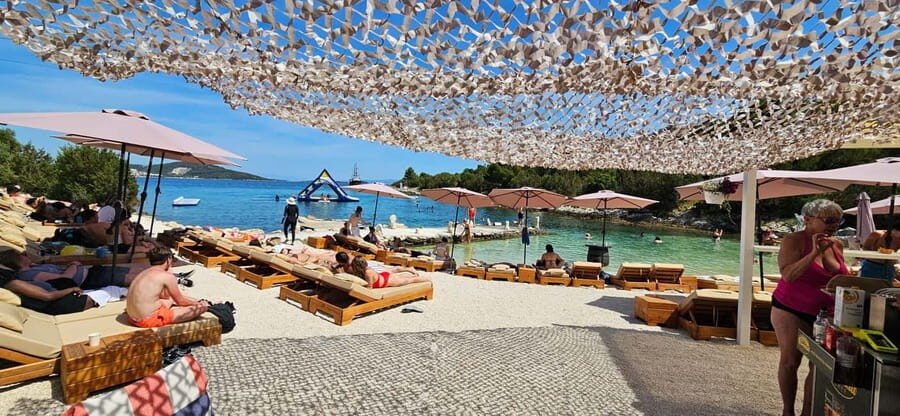 Split: Blue Lagoon Underwater Museum Tour w/Lunch & Drinks - Underwater Museum in a Private Resort: 52 Statues, No Land Access