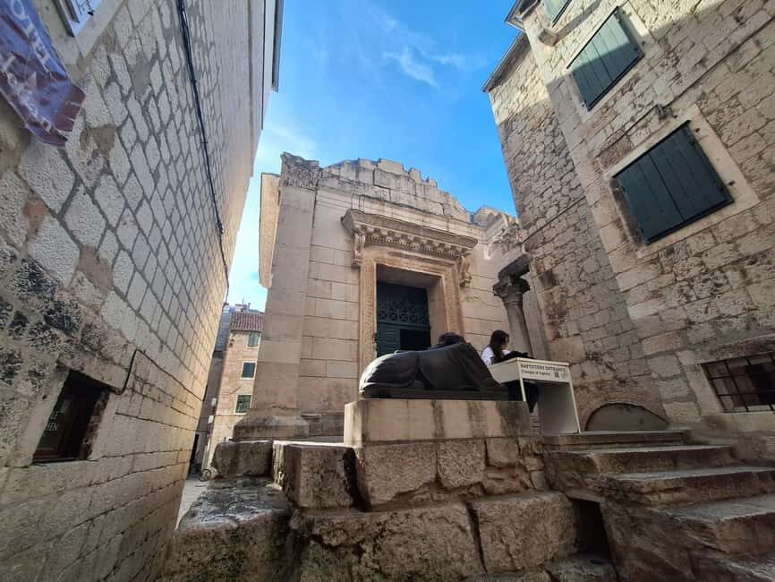 Split: City Walking Tour w/ Game of Thrones Locations - Key things you will notice right away