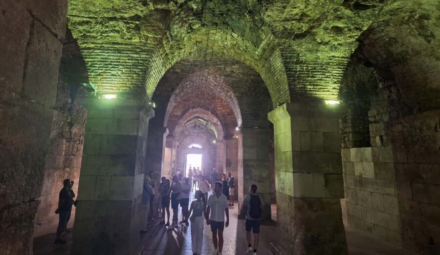 Split: City Walking Tour w/ Game of Thrones Locations - Mereen Moments: Daenerys vs the Great Masters Filming Spot Walkthrough