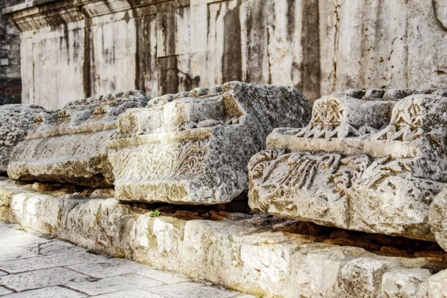 Split Game of Thrones Tour: City of Dragons - Going Underground: The Cellars Halls and Corridors of Meereen