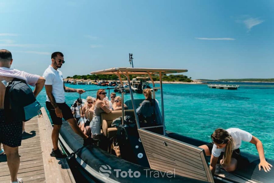 Split/Podstrana: Blue Cave, Hvar & 6 Islands Speedboat Trip - Milna on Brac: the quiet waterfront finale