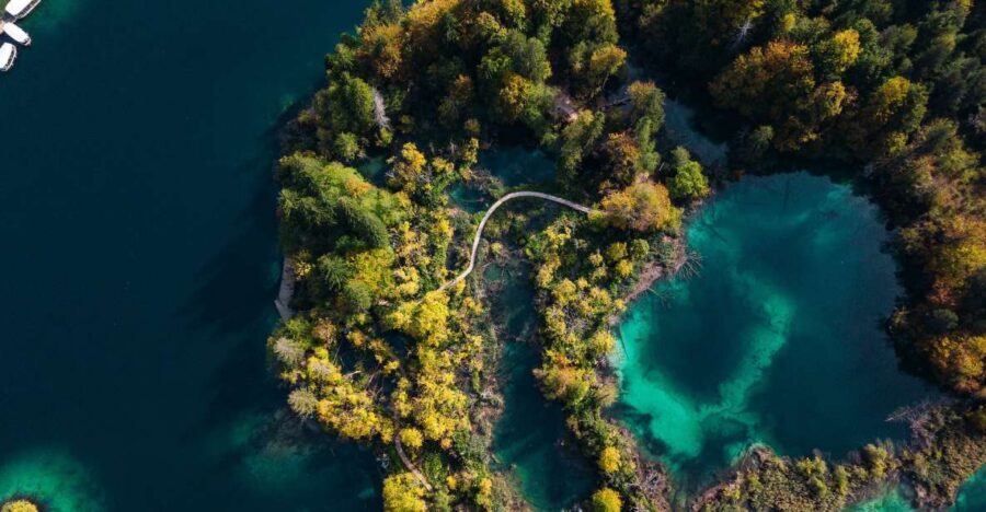 Split: Self-Guided Plitvice Lakes Day Tour with Boat Ride - The Bus Ride: Comfort Plus Real Wayfinding