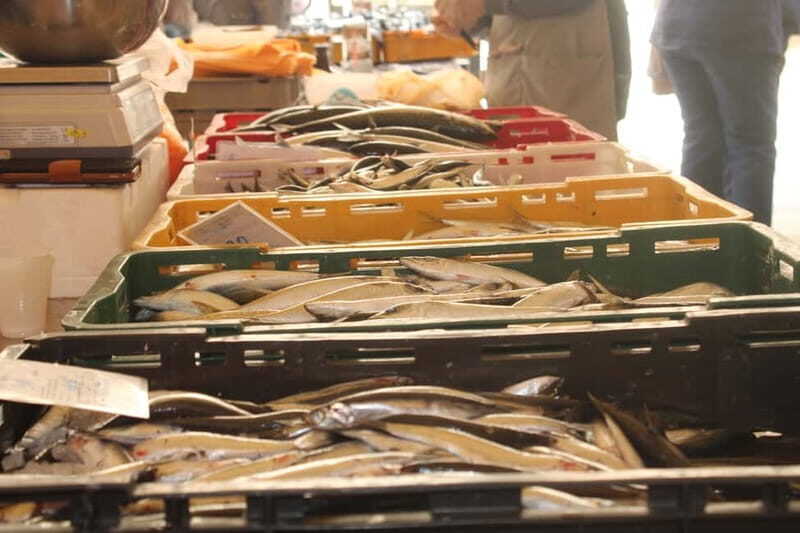 Split: Small Group Food Tour with Private Option - Peškarija fish market: learning how to eat anchovies