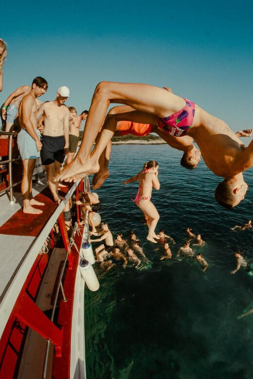 Split: Sunset Boat Party with Live DJs and Blue Lagoon Swim - Photographer onboard: how the free photos can actually be useful