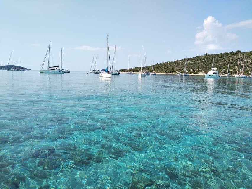 Split/Trogir: Half-Day 3-Island Speedboat Adventure - What you get on the boat (and what you don’t)