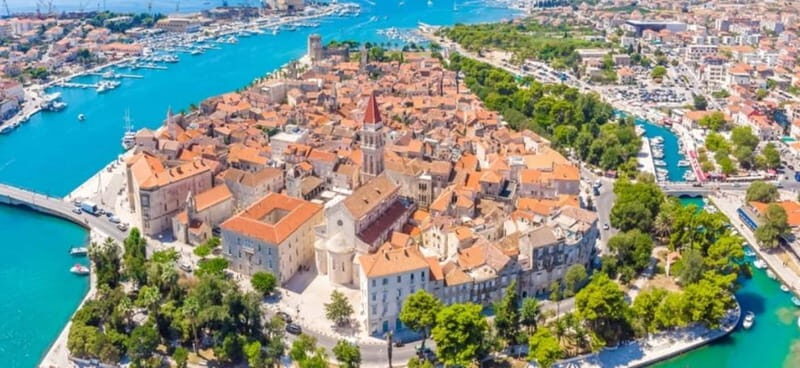 Split/Trogir: Trogir, Blue Lagoon, and Solta Speedboat Trip - Speedboat day from Split: two meeting points and a fast pace