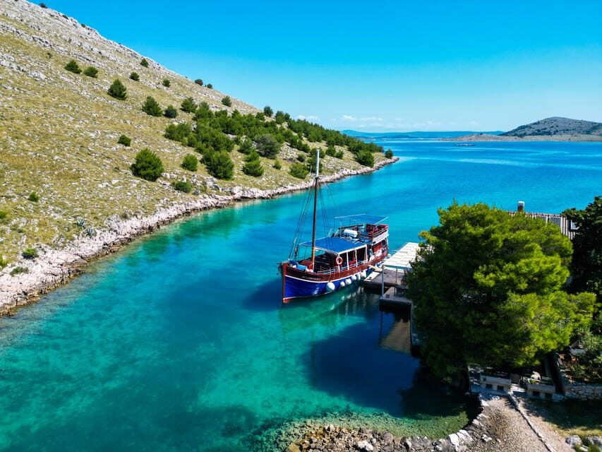 Zadar: Telascica and Kornati Full-Day Boat Trip with Lunch - Lunch onboard: grilled fish or chicken, salad, and Croatian wine