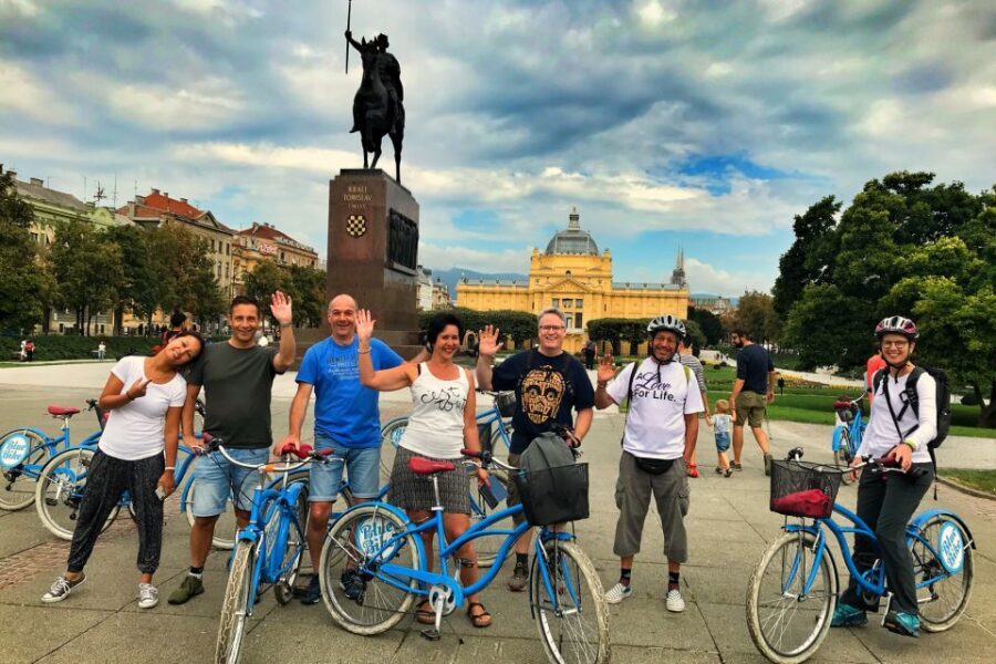 Zagreb: 2.5-Hour Highlights Bike Tour - The Well of Life, the Green Horseshoe, and the Bloody Bridge